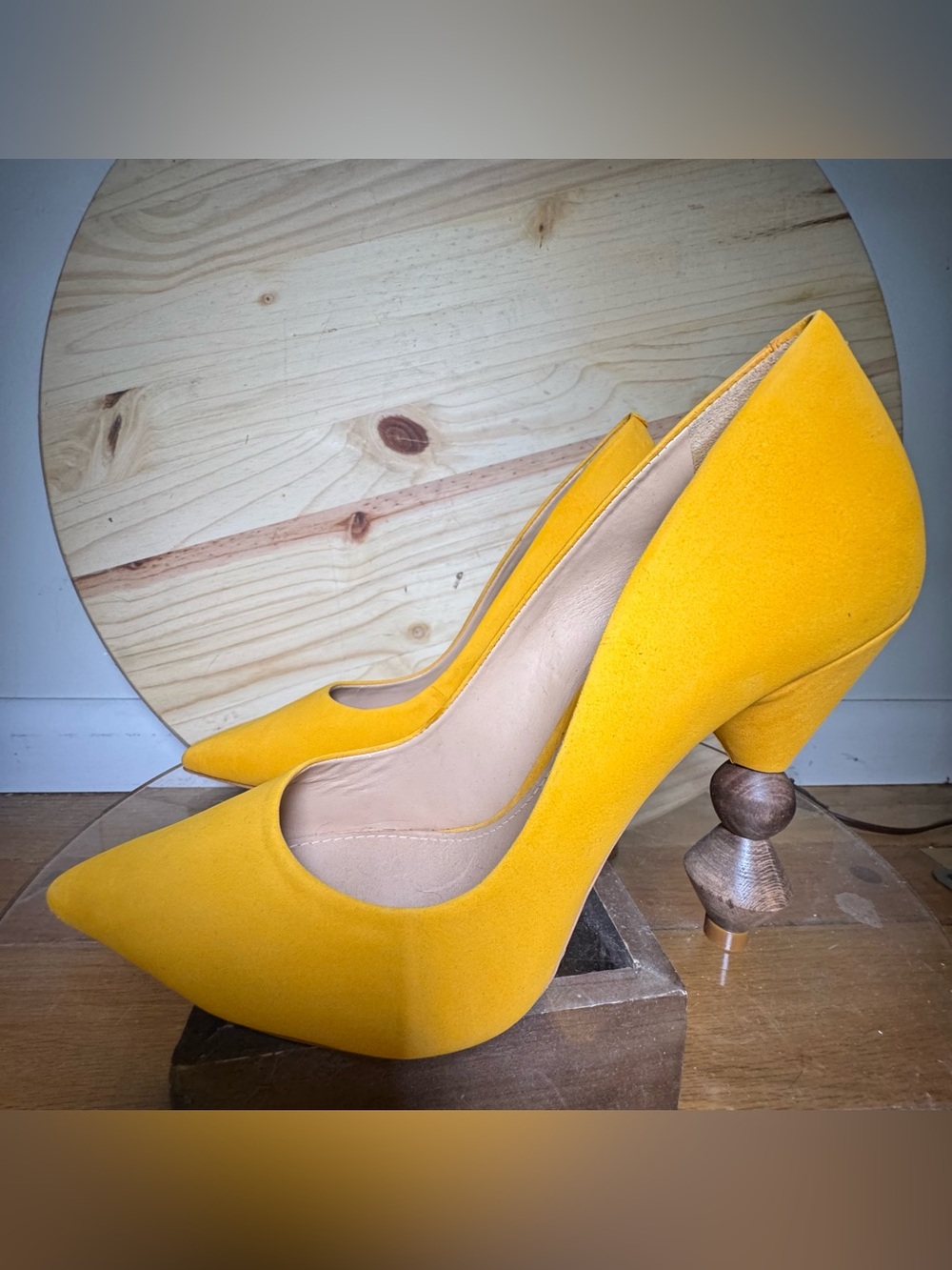 Yellow Pointed-Toe Women’s Pumps - Picture 10 of 10